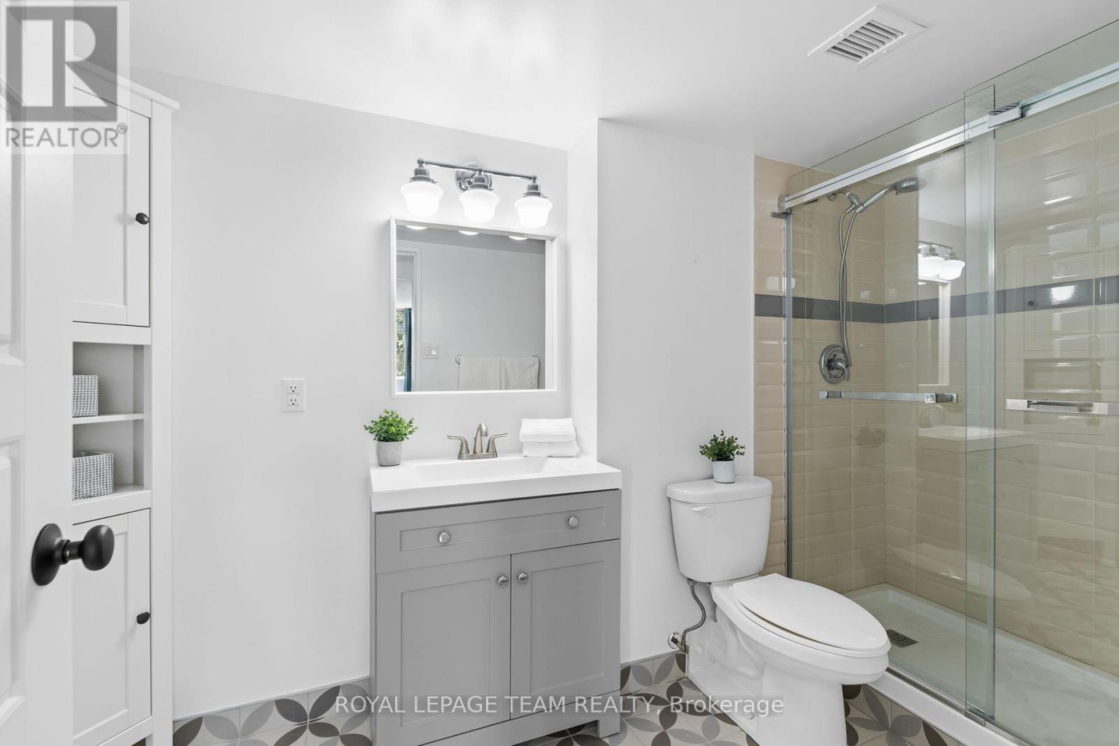 












604 - 530 LAURIER AVENUE W

,
Ottawa,




Ontario
K1R7T1

