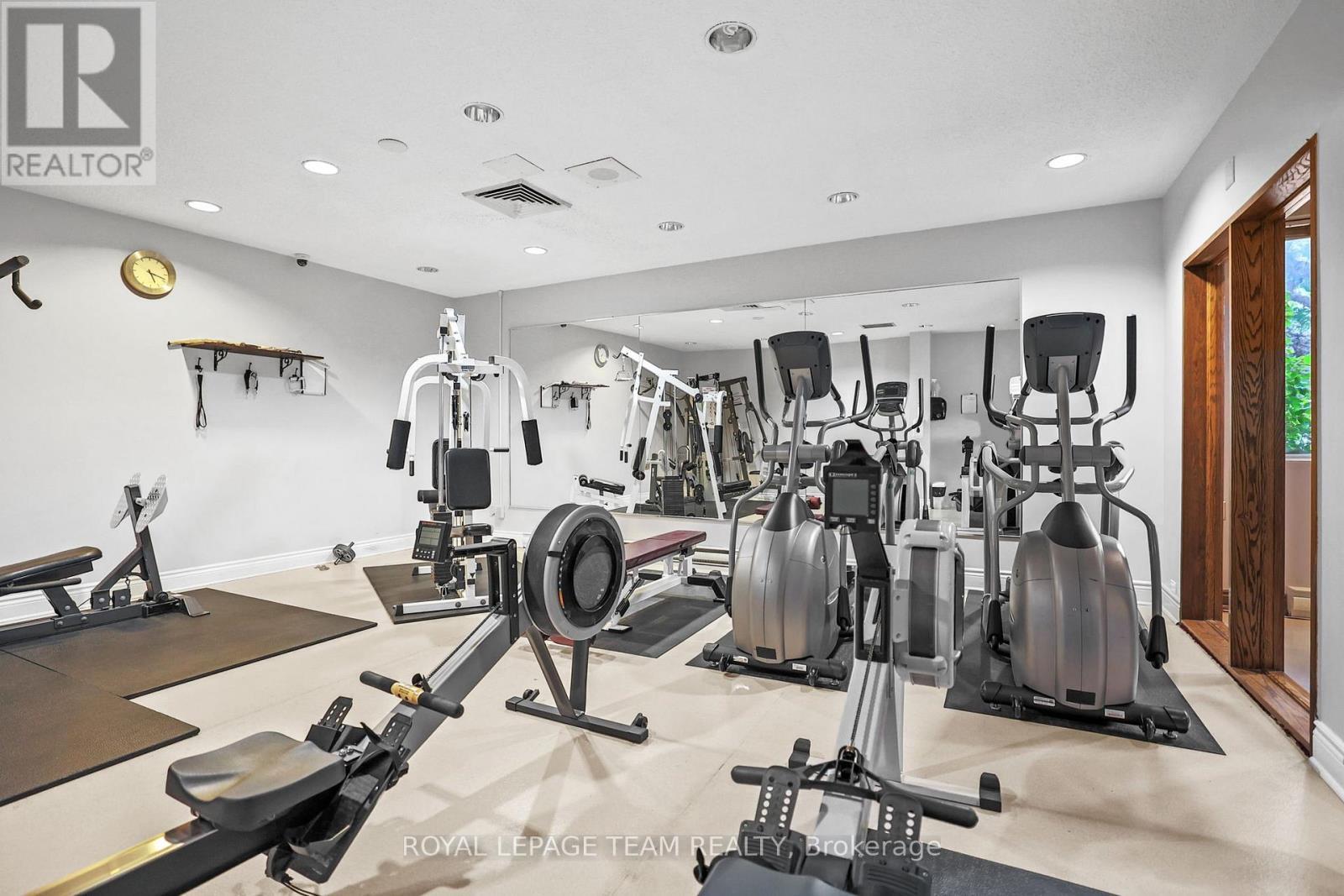 












604 - 530 LAURIER AVENUE W

,
Ottawa,




Ontario
K1R7T1


