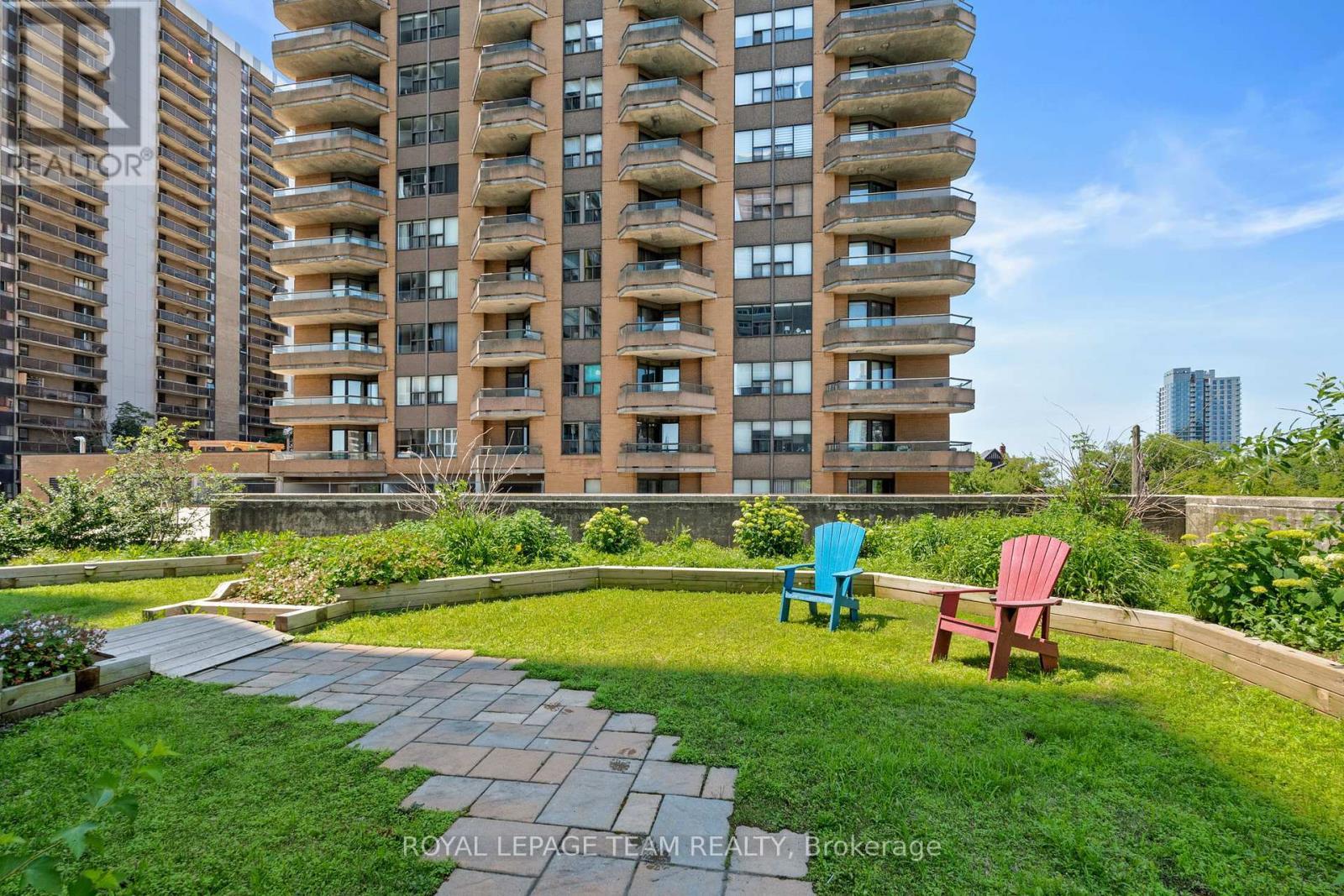 












604 - 530 LAURIER AVENUE W

,
Ottawa,




Ontario
K1R7T1

