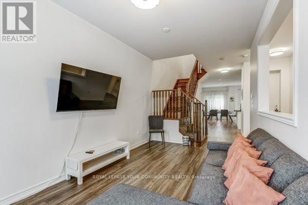 












11 - 9205 BATHURST STREET

,
Richmond Hill,




Ontario
L4C0V9

