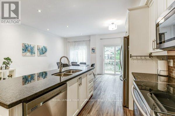 












11 - 9205 BATHURST STREET

,
Richmond Hill,




Ontario
L4C0V9

