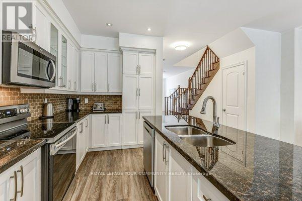 












11 - 9205 BATHURST STREET

,
Richmond Hill,




Ontario
L4C0V9

