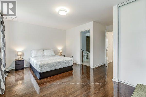 












11 - 9205 BATHURST STREET

,
Richmond Hill,




Ontario
L4C0V9

