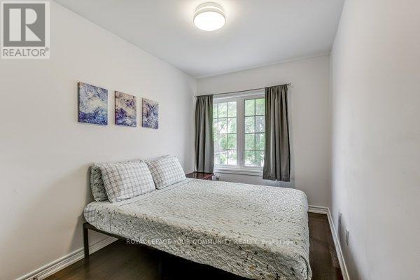 












11 - 9205 BATHURST STREET

,
Richmond Hill,




Ontario
L4C0V9

