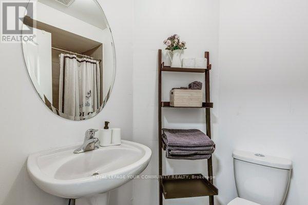 












11 - 9205 BATHURST STREET

,
Richmond Hill,




Ontario
L4C0V9

