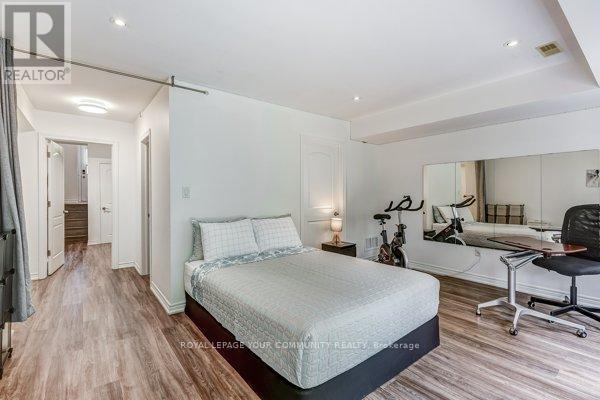 












11 - 9205 BATHURST STREET

,
Richmond Hill,




Ontario
L4C0V9

