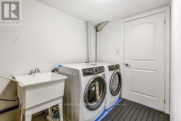 












11 - 9205 BATHURST STREET

,
Richmond Hill,




Ontario
L4C0V9

