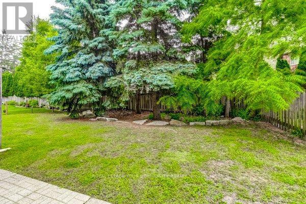 












11 - 9205 BATHURST STREET

,
Richmond Hill,




Ontario
L4C0V9

