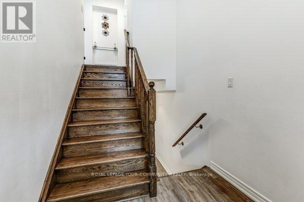 












11 - 9205 BATHURST STREET

,
Richmond Hill,




Ontario
L4C0V9

