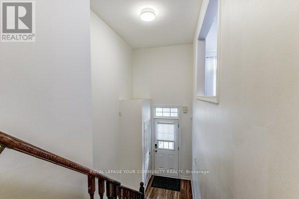 












11 - 9205 BATHURST STREET

,
Richmond Hill,




Ontario
L4C0V9

