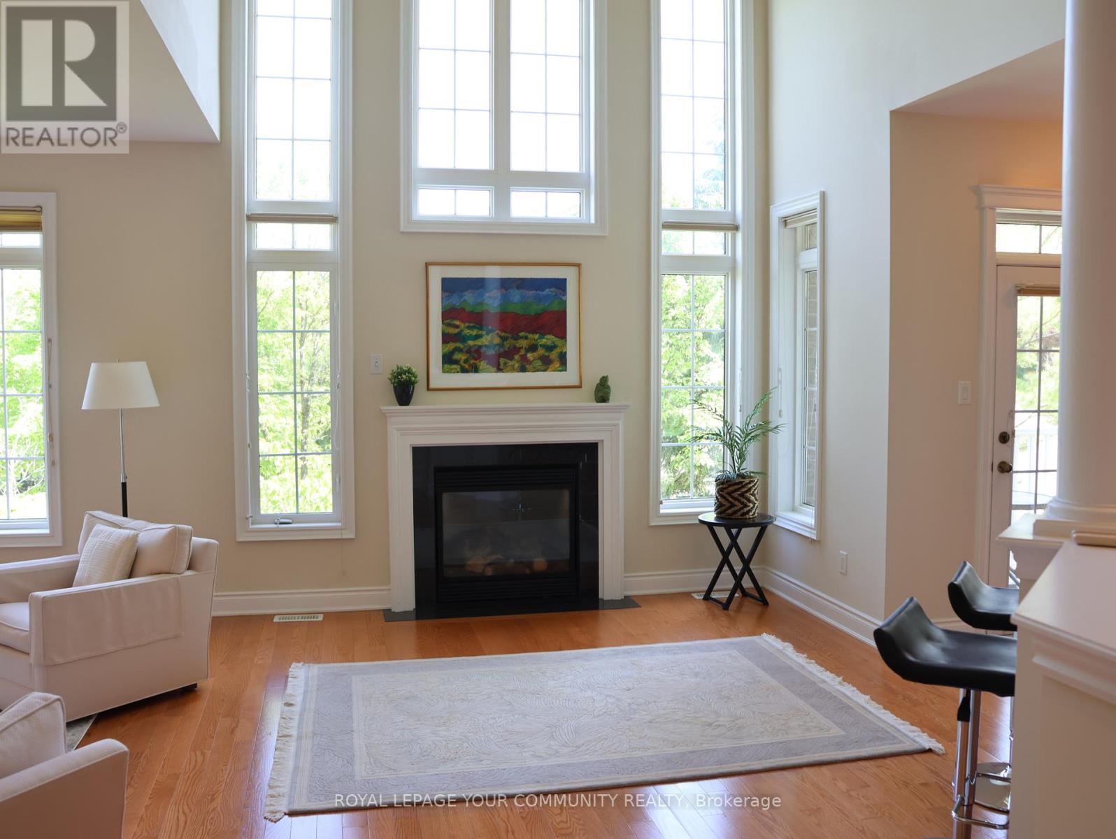 












2 STONECLIFFE CRESCENT

,
Aurora,




Ontario
L4G7Z7

