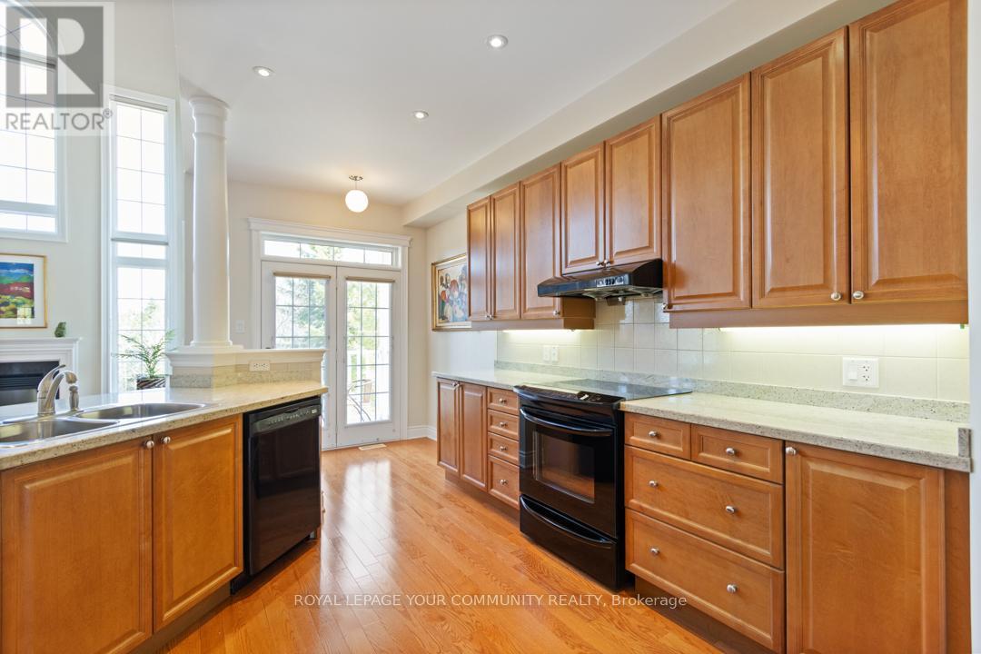 












2 STONECLIFFE CRESCENT

,
Aurora,




Ontario
L4G7Z7

