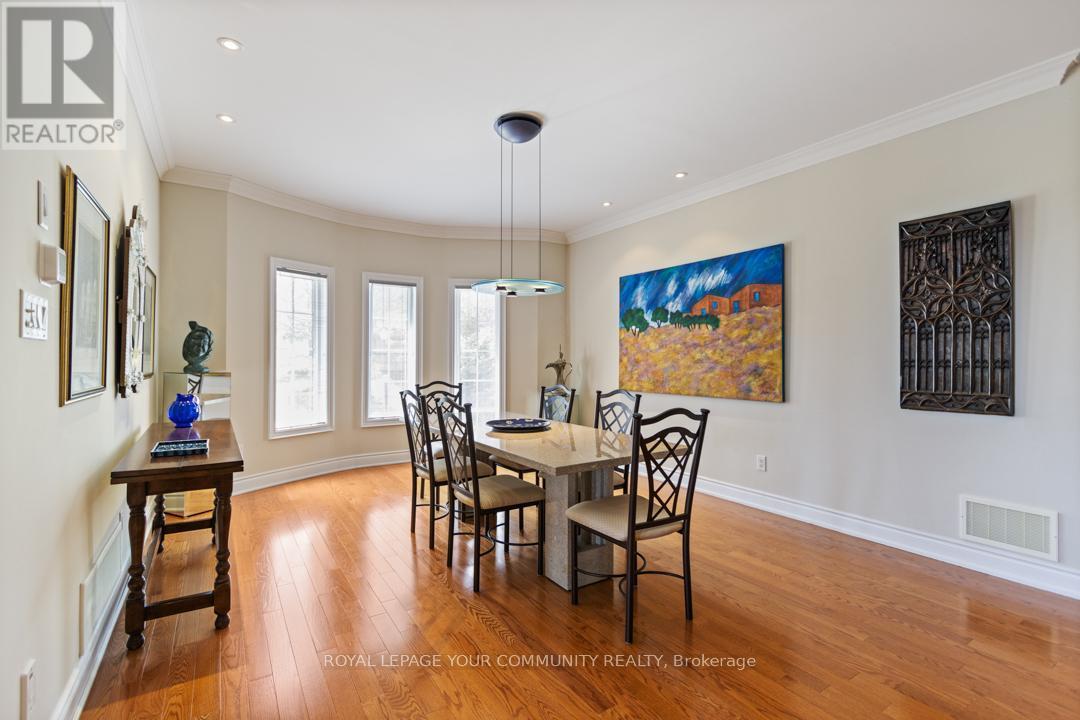












2 STONECLIFFE CRESCENT

,
Aurora,




Ontario
L4G7Z7

