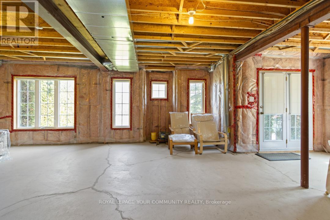












2 STONECLIFFE CRESCENT

,
Aurora,




Ontario
L4G7Z7

