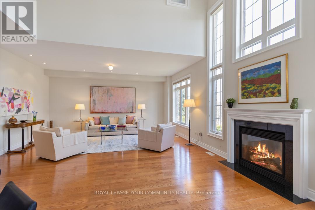












2 STONECLIFFE CRESCENT

,
Aurora,




Ontario
L4G7Z7

