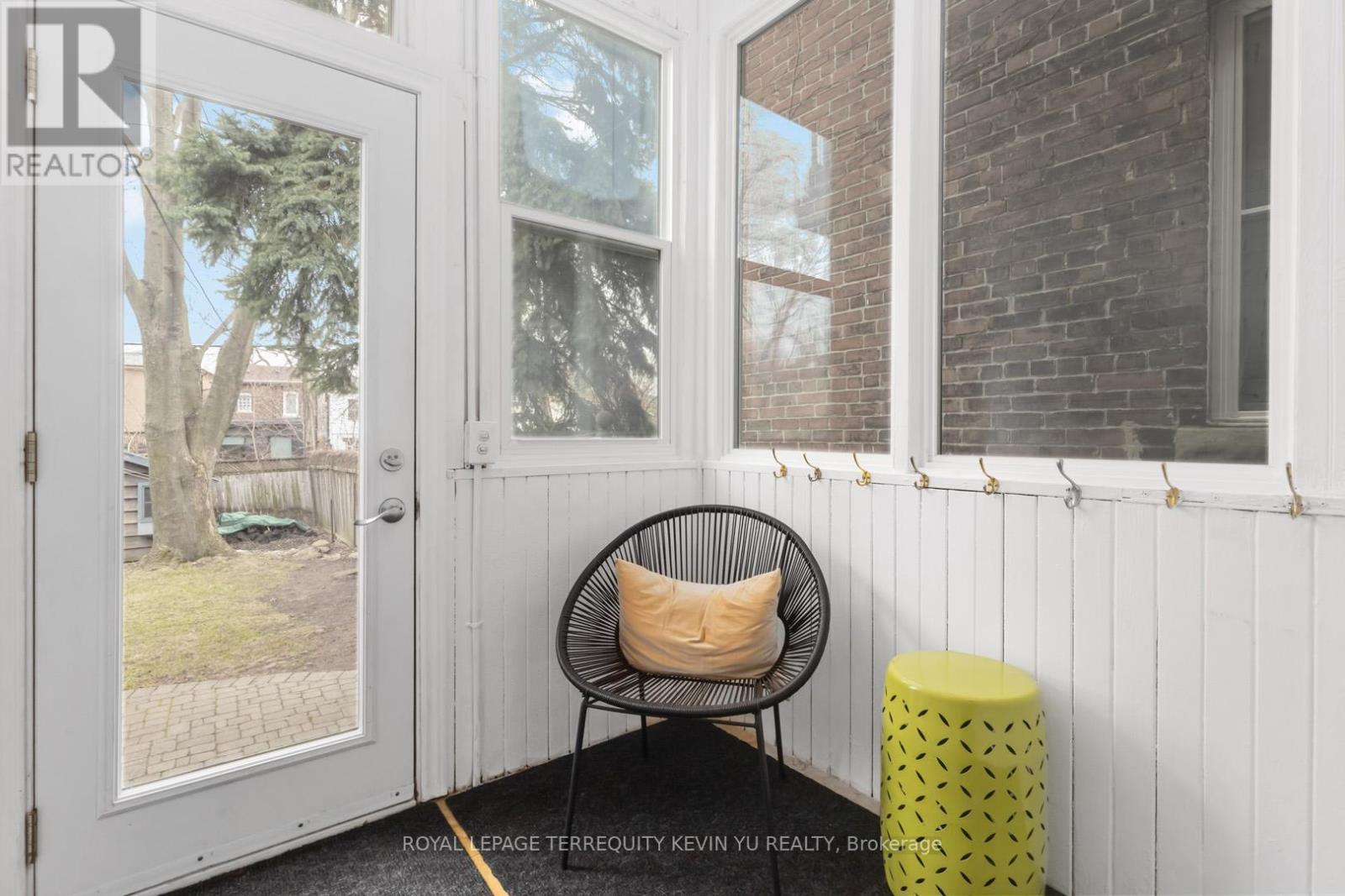 












23 KENNETH AVENUE

,
Toronto,




Ontario
M6P1J1

