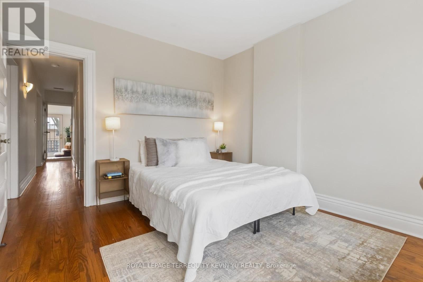 












23 KENNETH AVENUE

,
Toronto,




Ontario
M6P1J1

