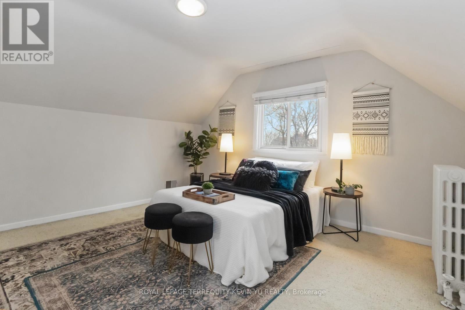 












23 KENNETH AVENUE

,
Toronto,




Ontario
M6P1J1

