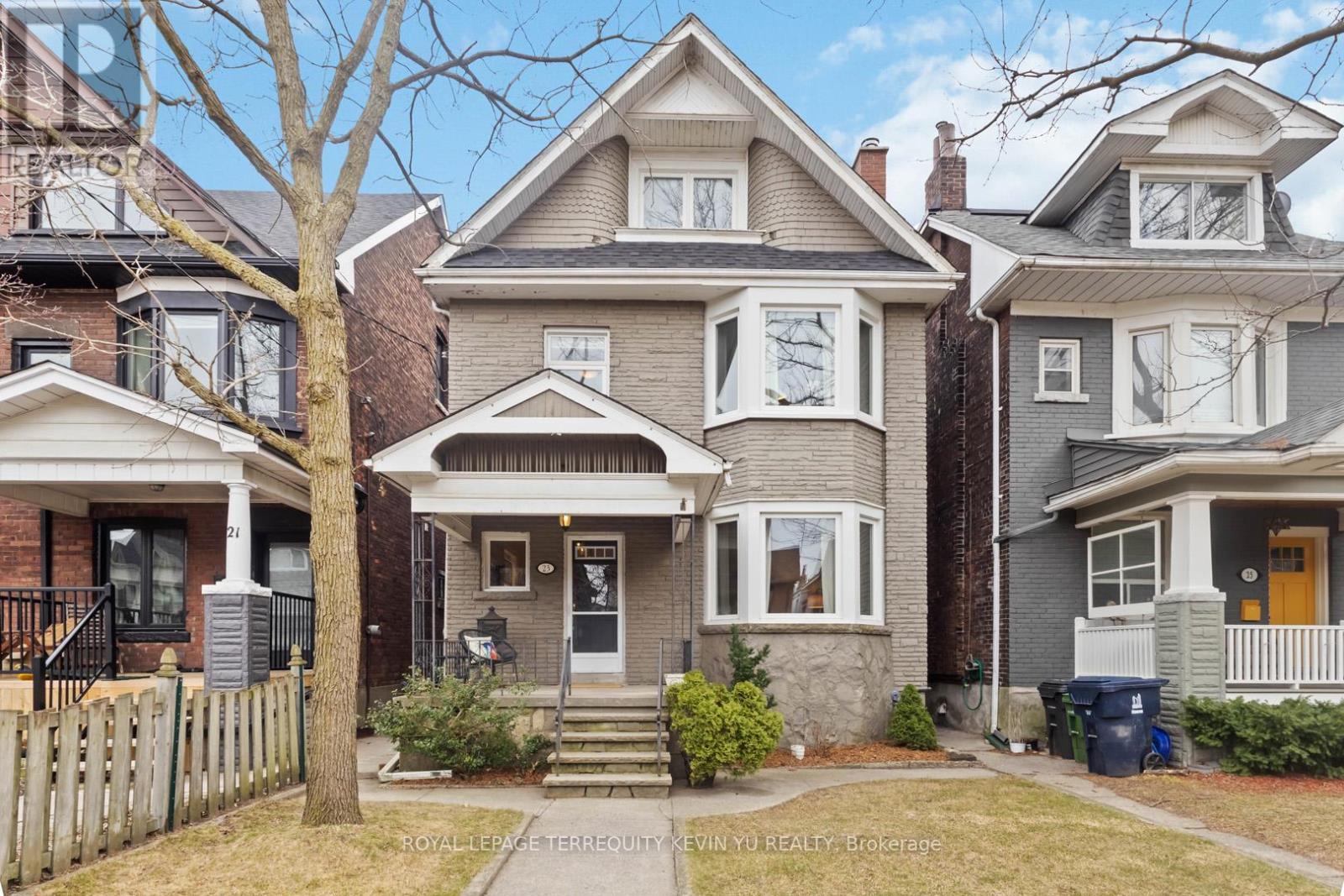 












23 KENNETH AVENUE

,
Toronto,




Ontario
M6P1J1

