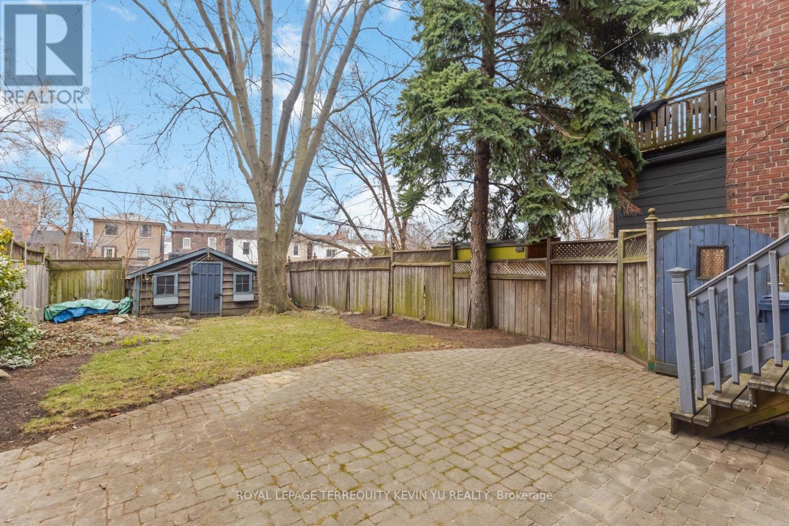 












23 KENNETH AVENUE

,
Toronto,




Ontario
M6P1J1

