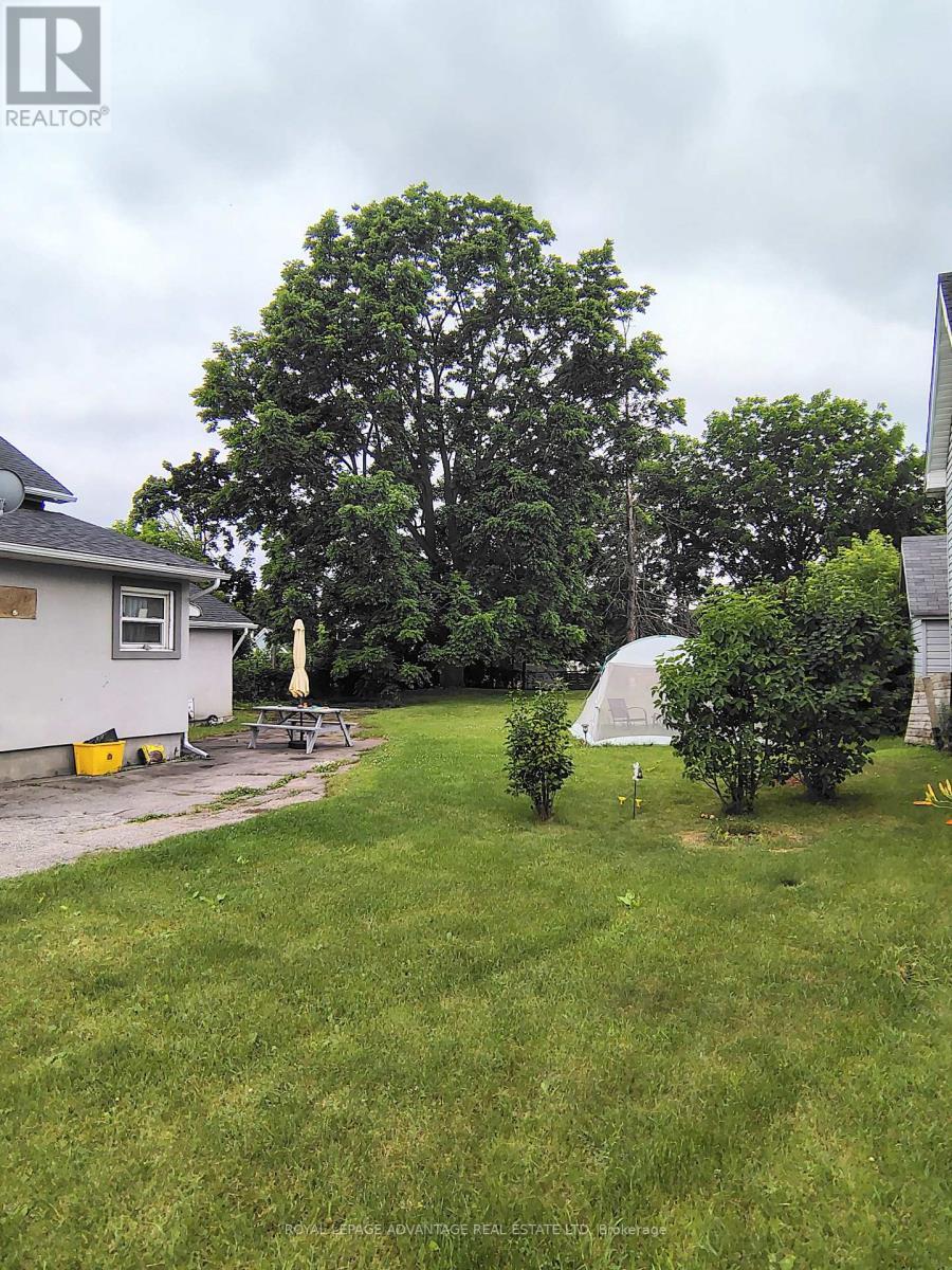












48 MONTAGUE STREET

,
Smiths Falls,




Ontario
K7A2M1


