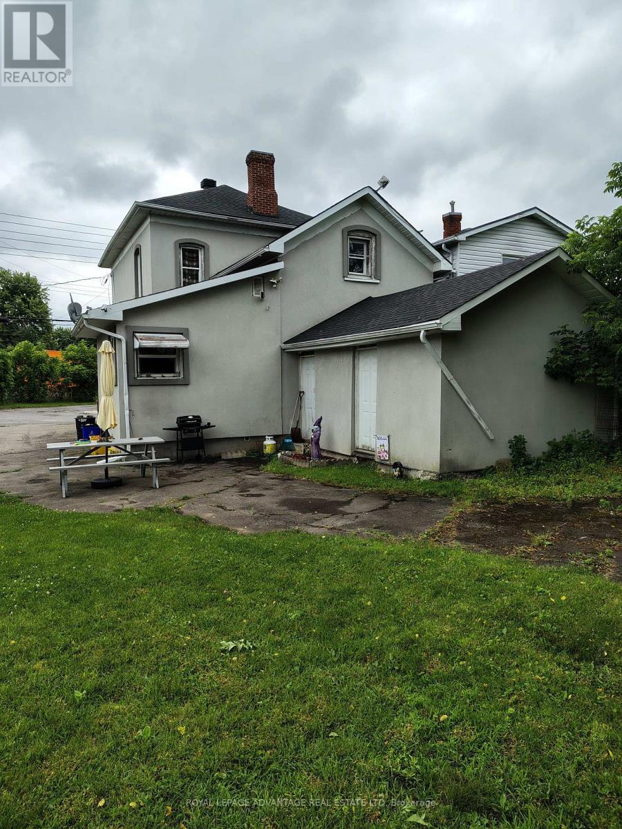 












48 MONTAGUE STREET

,
Smiths Falls,




Ontario
K7A2M1

