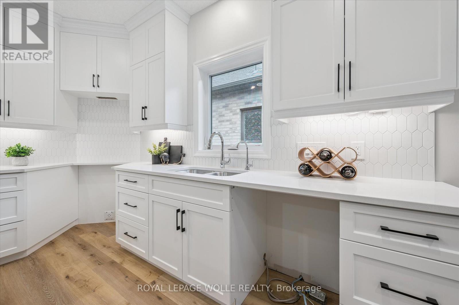 












102 SOUTH PARKWOOD BOULEVARD

,
Woolwich,




Ontario
N3B0E6


