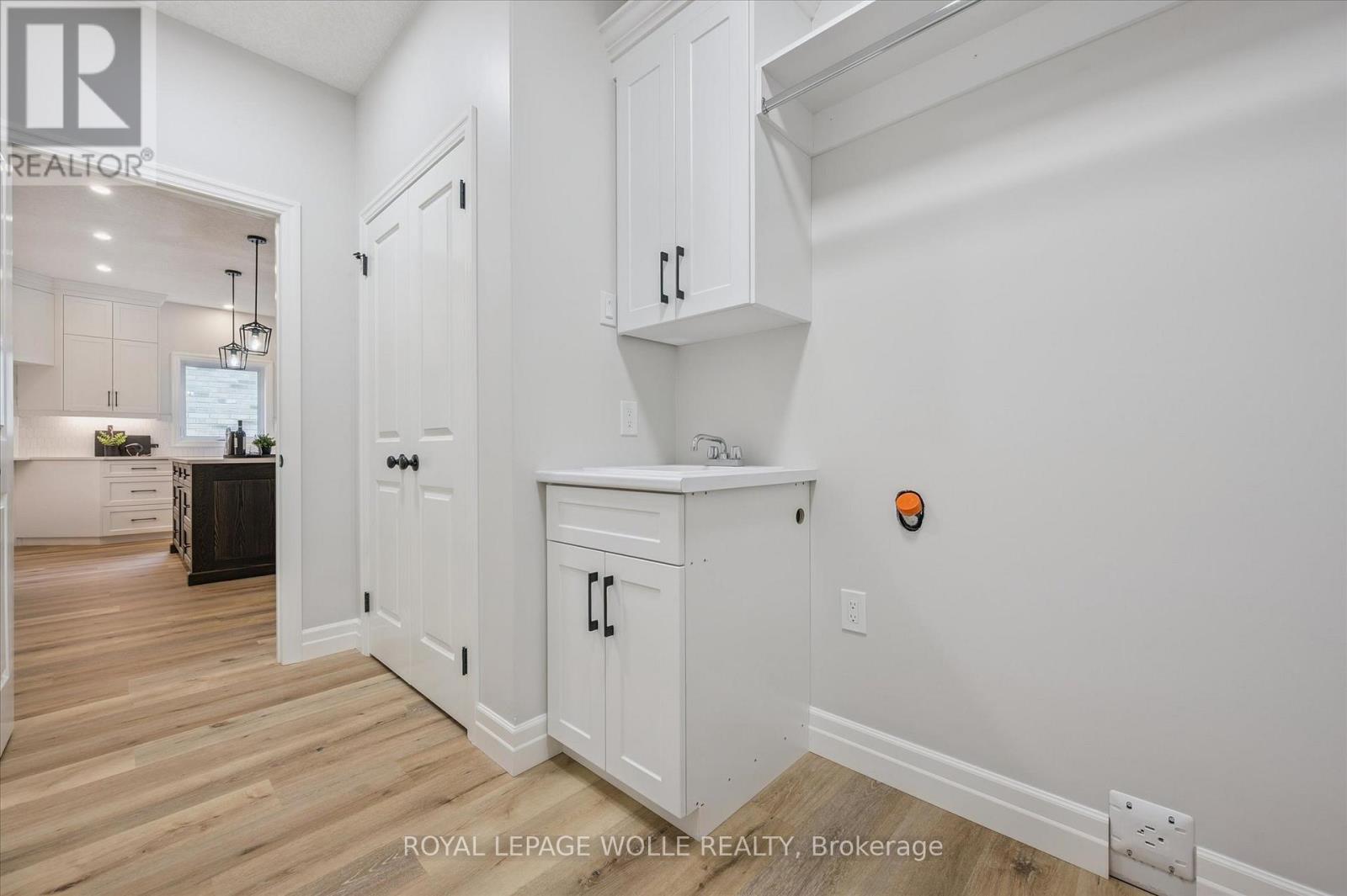 












102 SOUTH PARKWOOD BOULEVARD

,
Woolwich,




Ontario
N3B0E6

