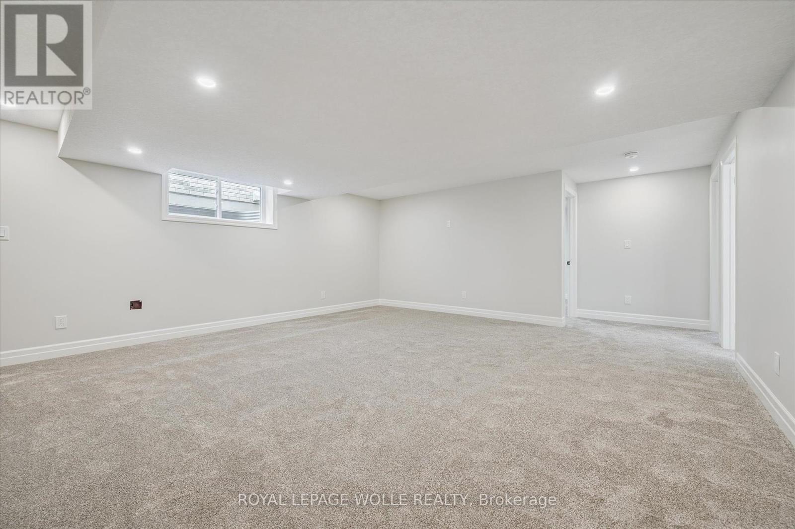 












102 SOUTH PARKWOOD BOULEVARD

,
Woolwich,




Ontario
N3B0E6

