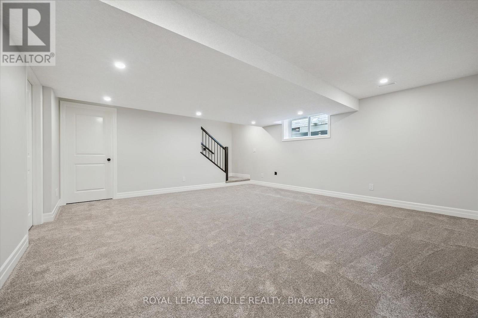 












102 SOUTH PARKWOOD BOULEVARD

,
Woolwich,




Ontario
N3B0E6

