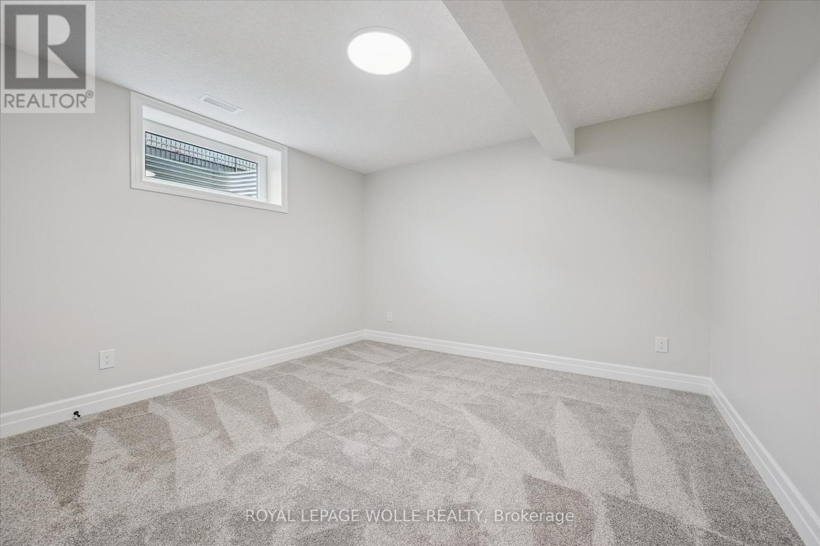 












102 SOUTH PARKWOOD BOULEVARD

,
Woolwich,




Ontario
N3B0E6

