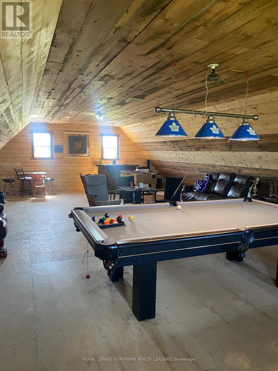 












209 11 HIGHWAY

,
Fauquier-Strickland,




Ontario
P0L1G0

