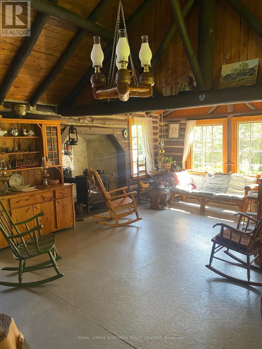 












209 11 HIGHWAY

,
Fauquier-Strickland,




Ontario
P0L1G0


