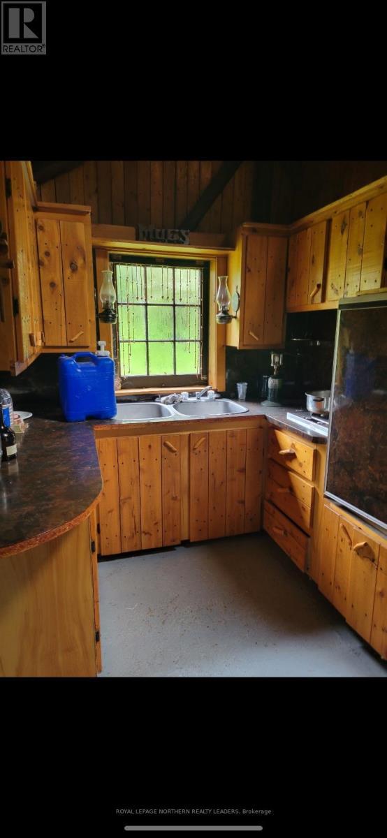 












209 11 HIGHWAY

,
Fauquier-Strickland,




Ontario
P0L1G0

