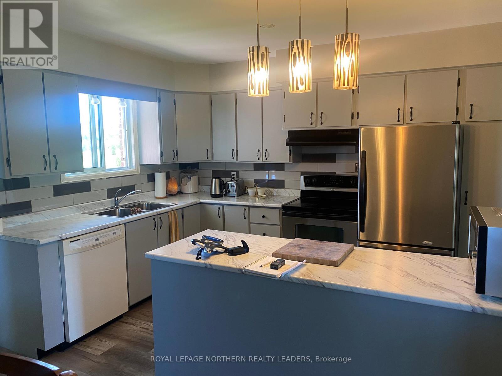 












211 11 HIGHWAY

,
Fauquier-Strickland,




Ontario
P0L1G0

