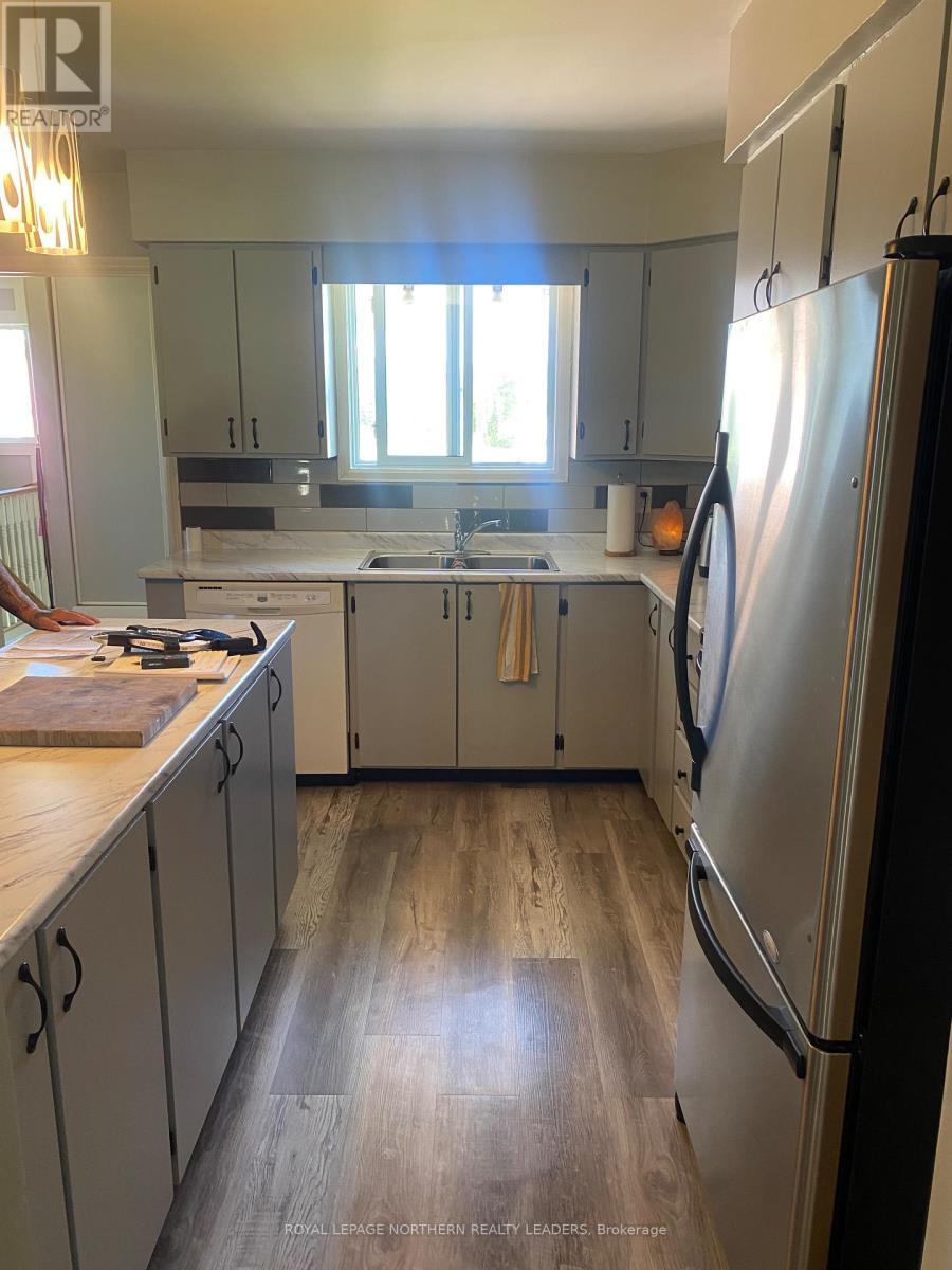 












211 11 HIGHWAY

,
Fauquier-Strickland,




Ontario
P0L1G0

