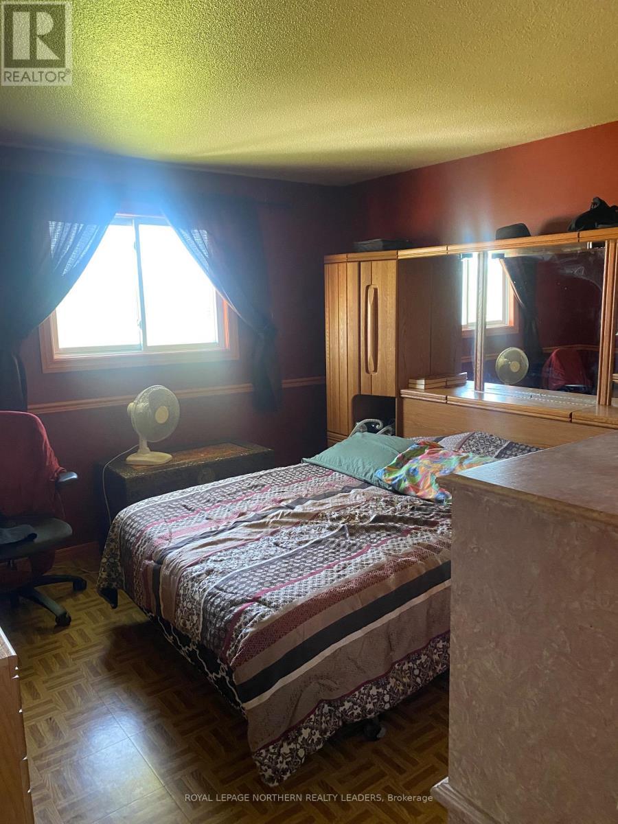 












211 11 HIGHWAY

,
Fauquier-Strickland,




Ontario
P0L1G0

