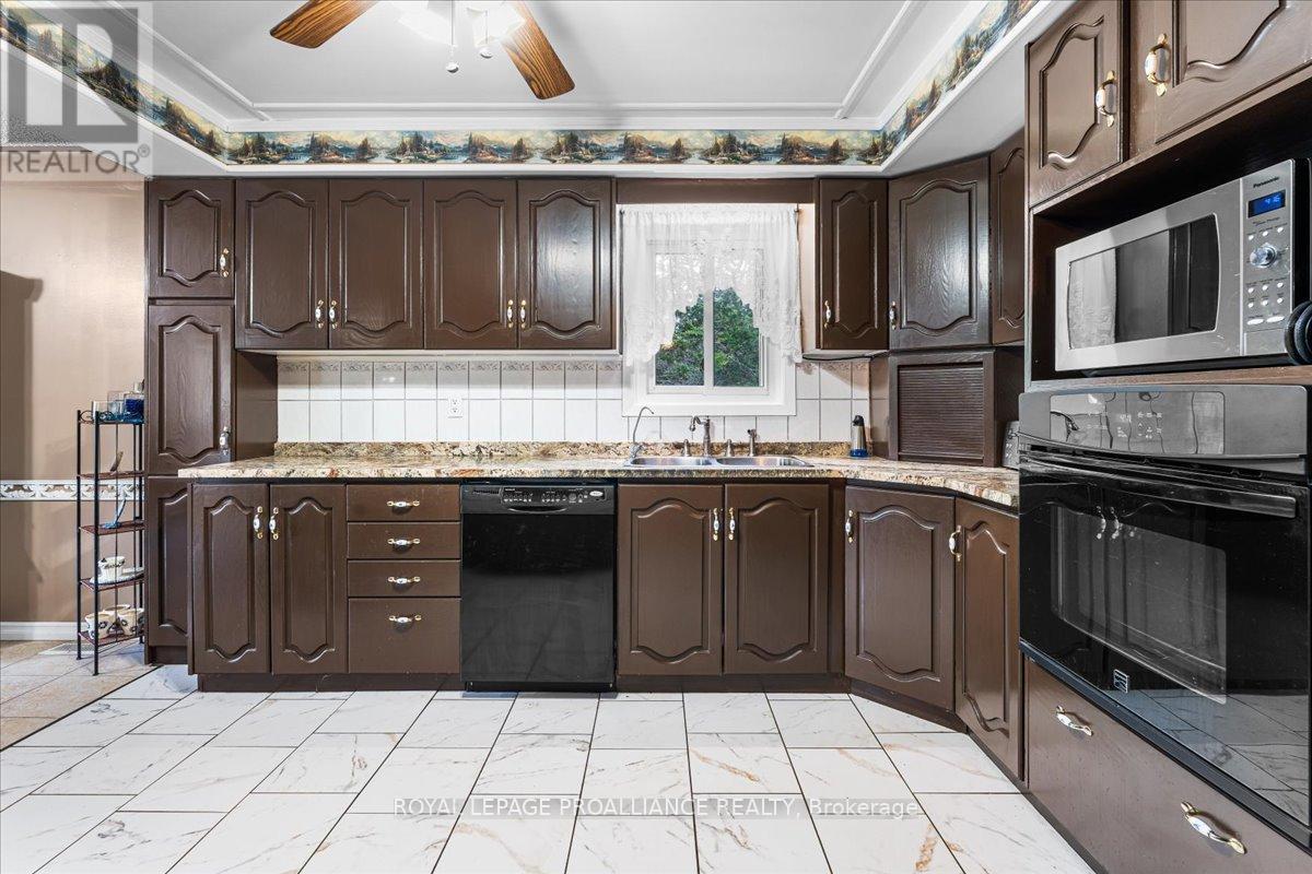 












2475C SHANNONVILLE ROAD

,
Tyendinaga (Tyendinaga Township),




Ontario
K0K2V0

