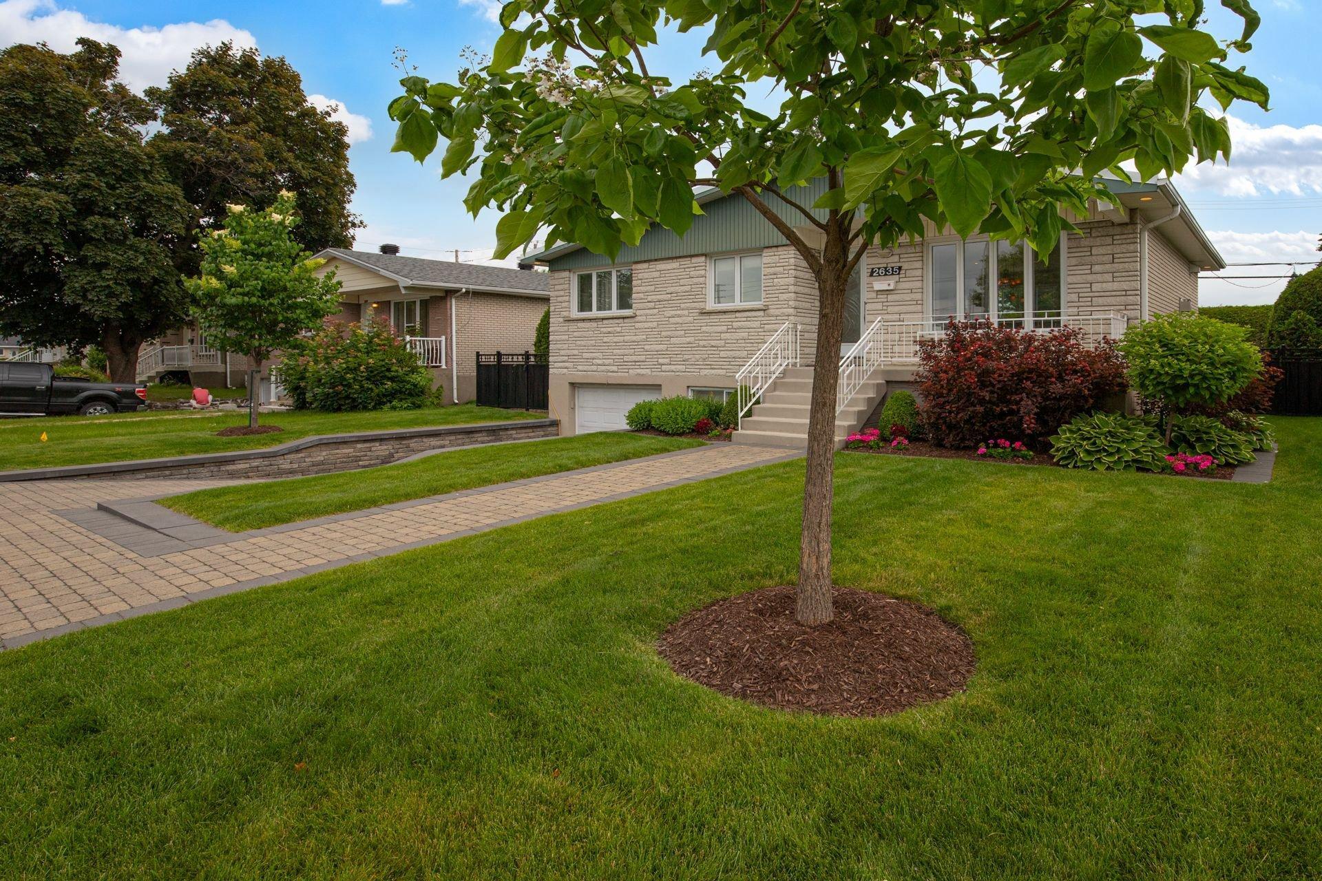 









2635


Rue Périgny

,
Longueuil (Le Vieux-Longueuil),




QC
J4L1S7

