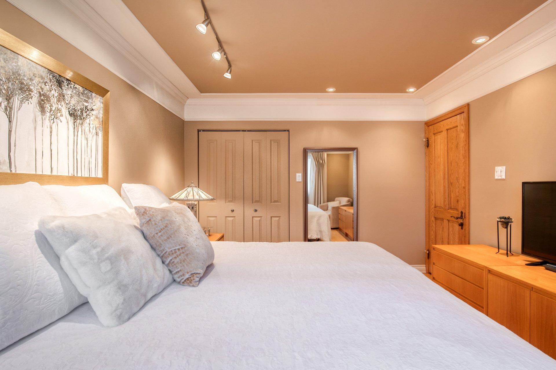 









2635


Rue Périgny

,
Longueuil (Le Vieux-Longueuil),




QC
J4L1S7

