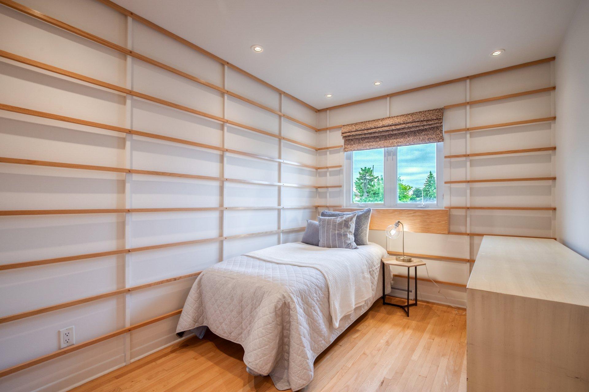 









2635


Rue Périgny

,
Longueuil (Le Vieux-Longueuil),




QC
J4L1S7

