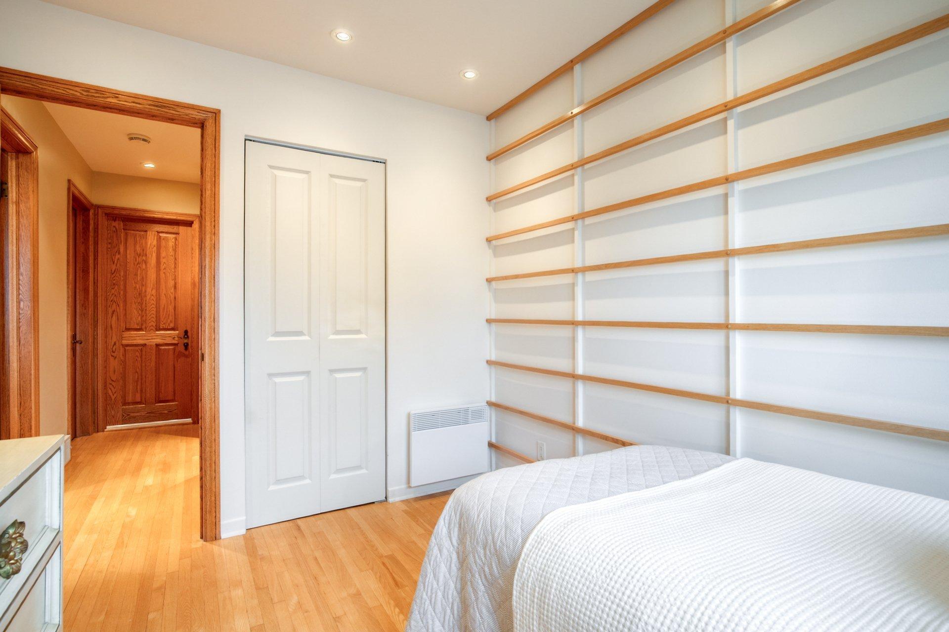 









2635


Rue Périgny

,
Longueuil (Le Vieux-Longueuil),




QC
J4L1S7

