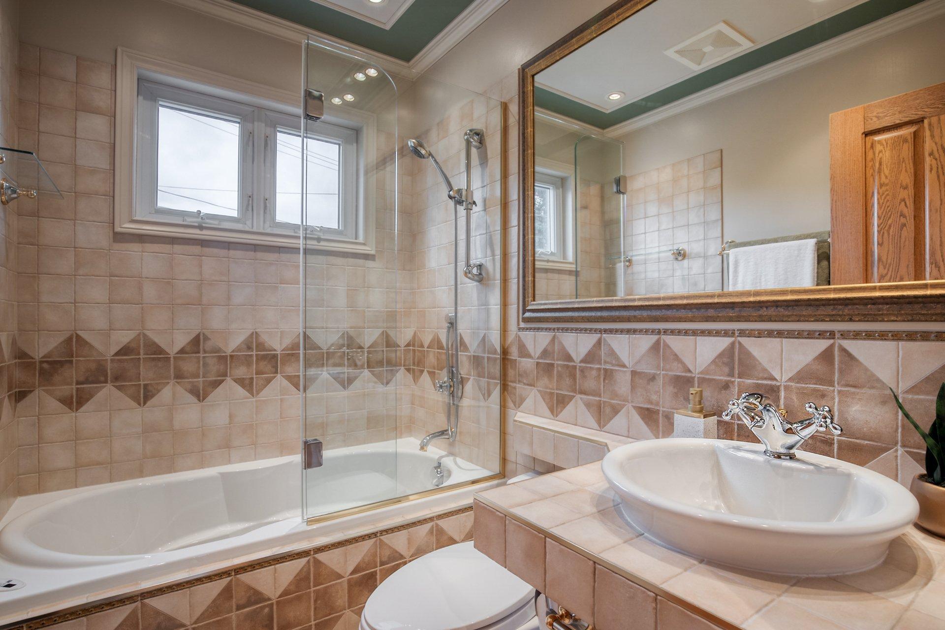 









2635


Rue Périgny

,
Longueuil (Le Vieux-Longueuil),




QC
J4L1S7

