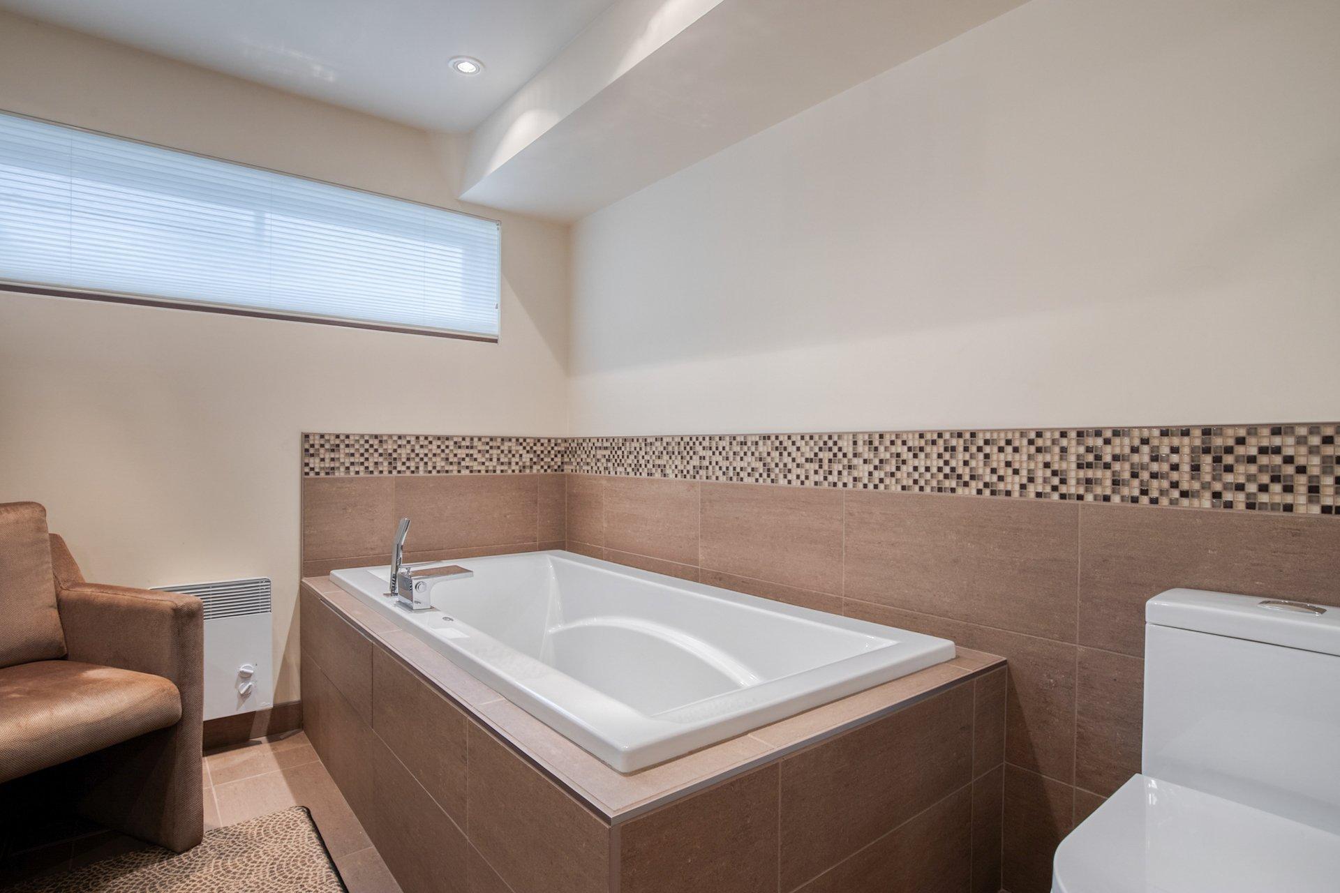 









2635


Rue Périgny

,
Longueuil (Le Vieux-Longueuil),




QC
J4L1S7


