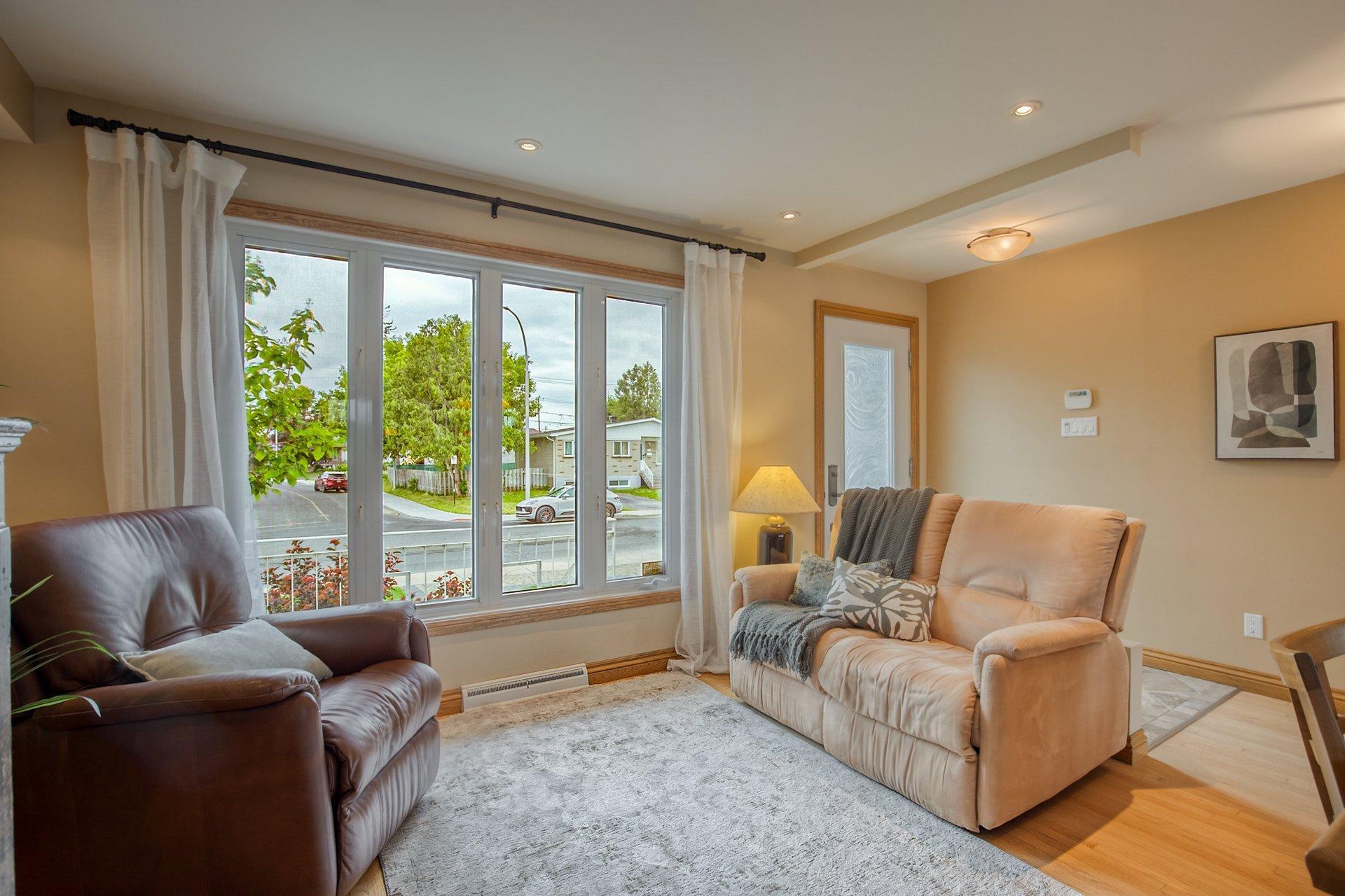 









2635


Rue Périgny

,
Longueuil (Le Vieux-Longueuil),




QC
J4L1S7

