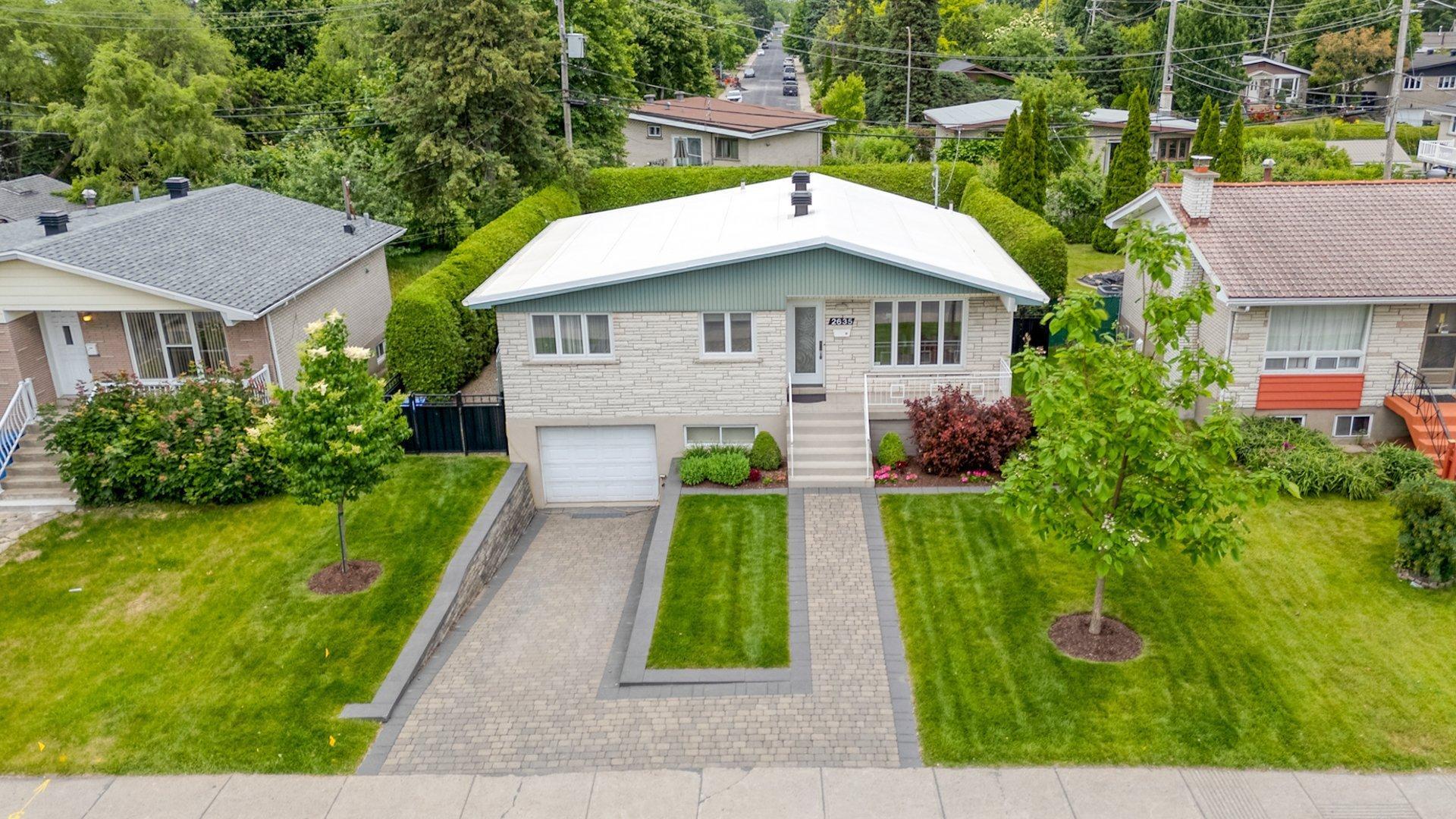 









2635


Rue Périgny

,
Longueuil (Le Vieux-Longueuil),




QC
J4L1S7

