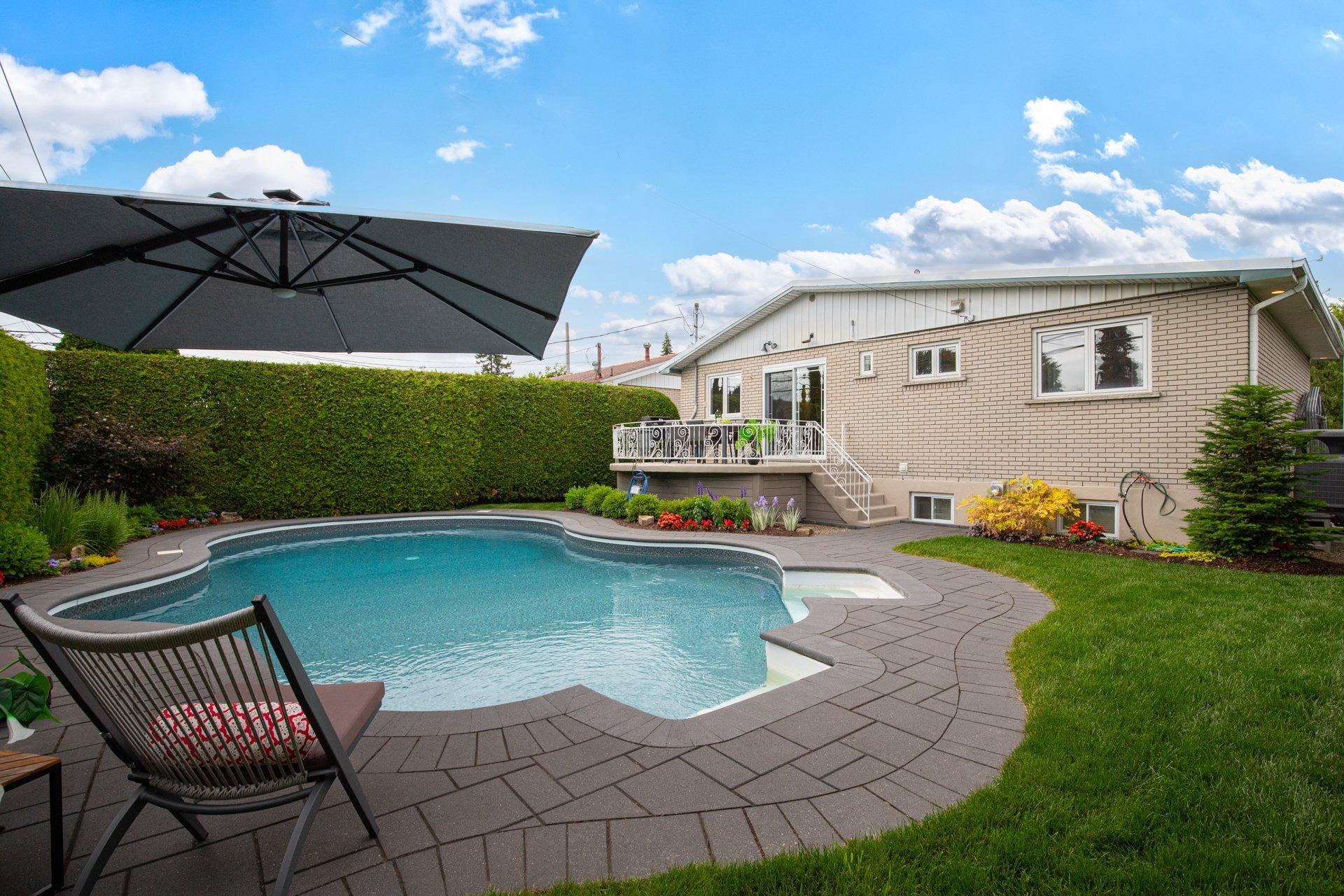 









2635


Rue Périgny

,
Longueuil (Le Vieux-Longueuil),




QC
J4L1S7

