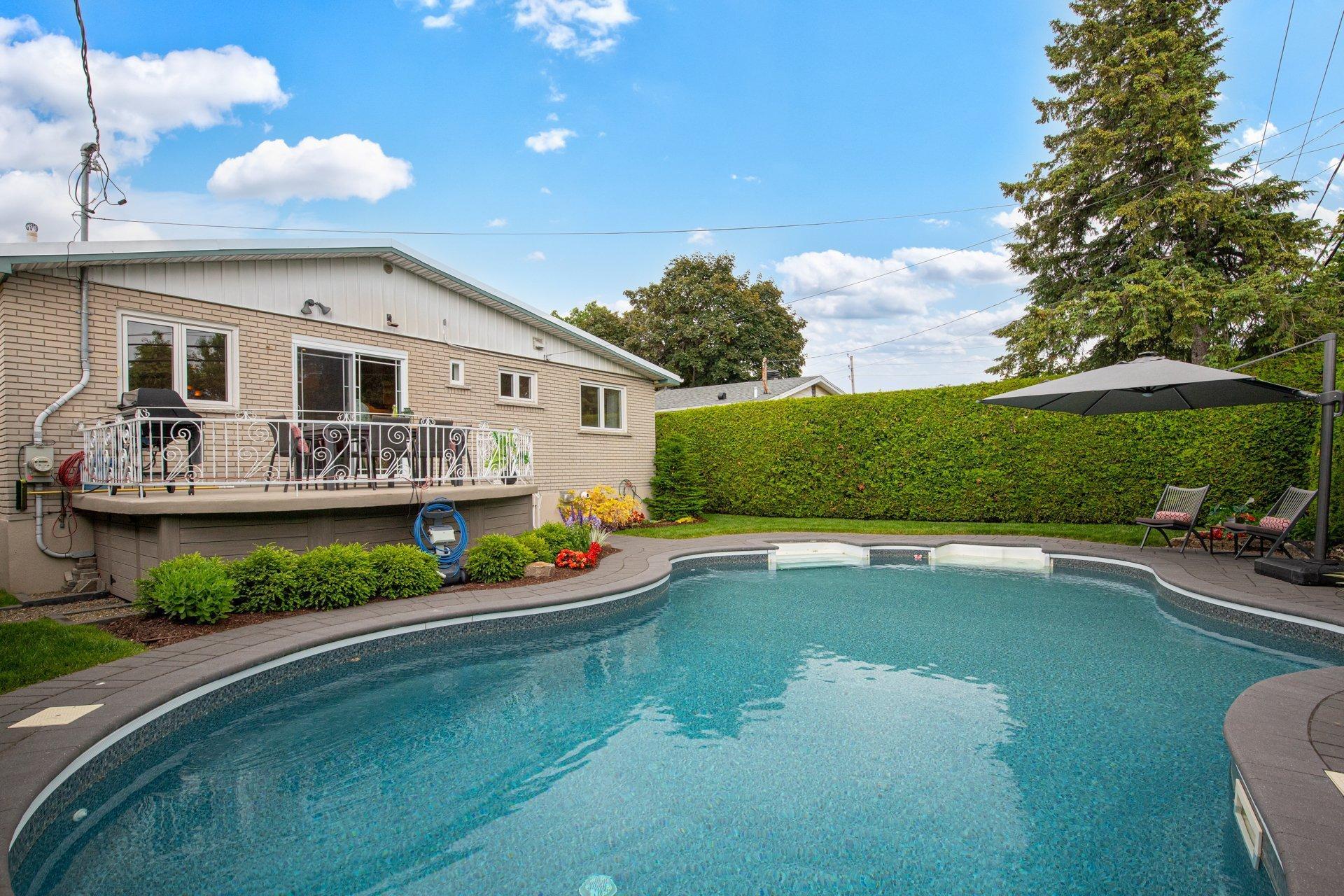 









2635


Rue Périgny

,
Longueuil (Le Vieux-Longueuil),




QC
J4L1S7

