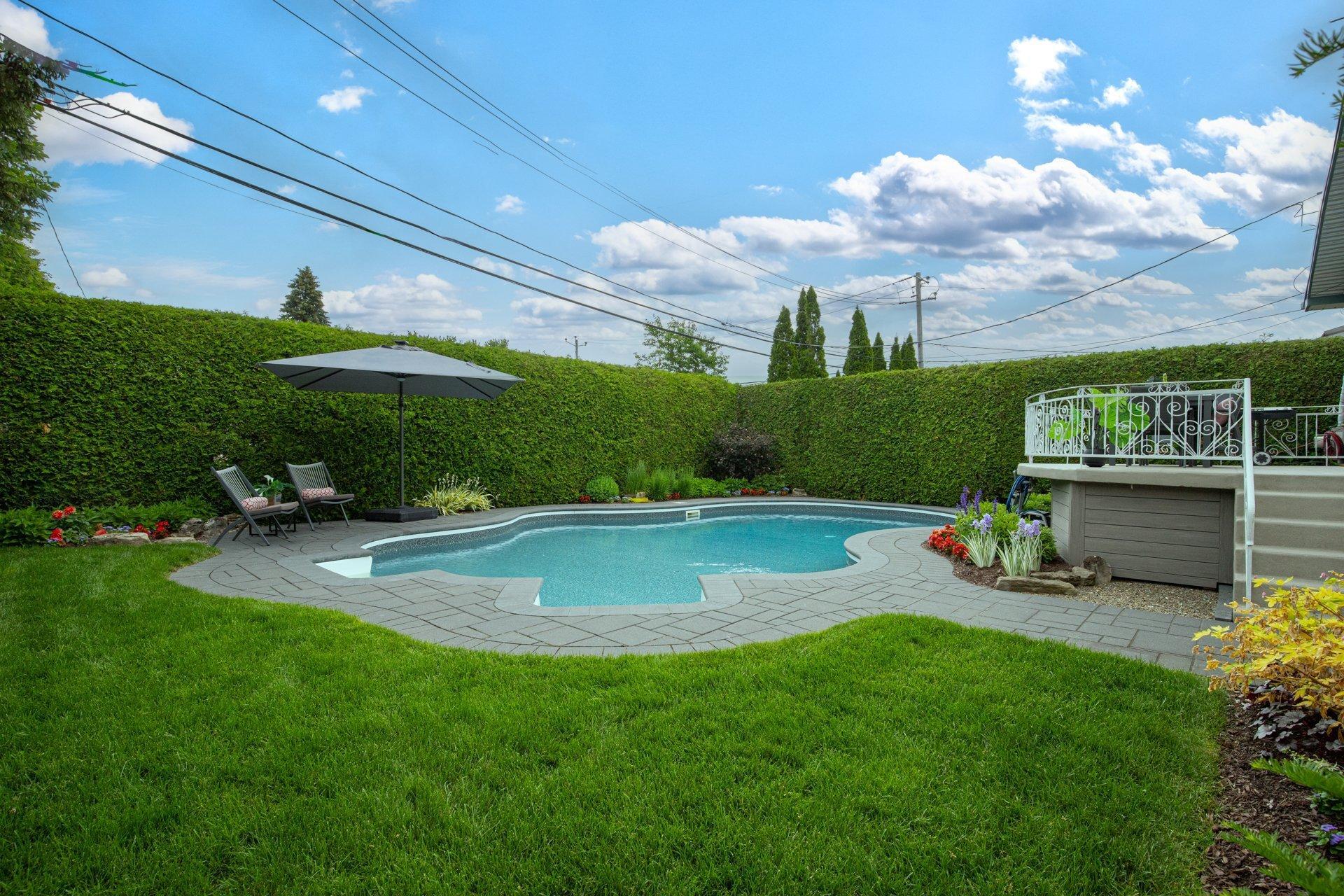 









2635


Rue Périgny

,
Longueuil (Le Vieux-Longueuil),




QC
J4L1S7

