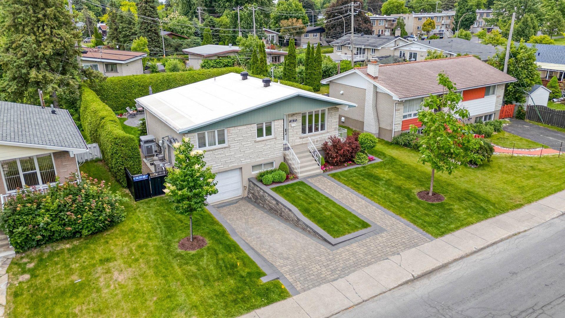 









2635


Rue Périgny

,
Longueuil (Le Vieux-Longueuil),




QC
J4L1S7

